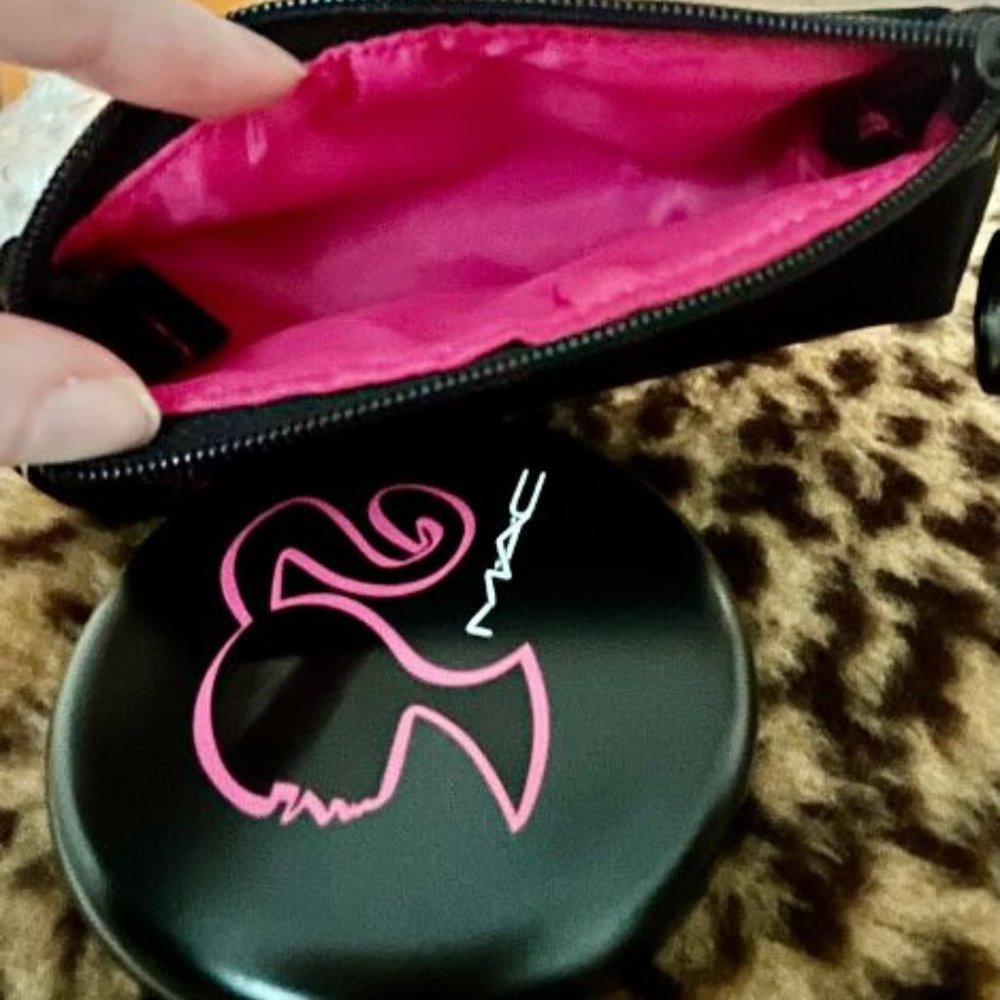 Beauty Powder PEARL SUNSHINE BARBIE LOVES MAC Cosmetic Bag Makeup Set HTF RARE
